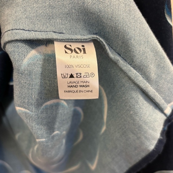 Soi Paris navy blue oversized floral print long sleeve blouse - Picture 4 of 4